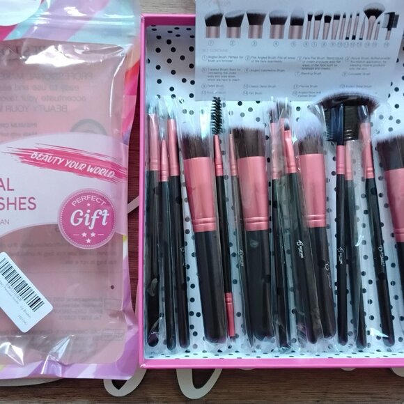 Professional Makeup Brush Set 16pcs Brand New!!! - Picture 4 of 4
